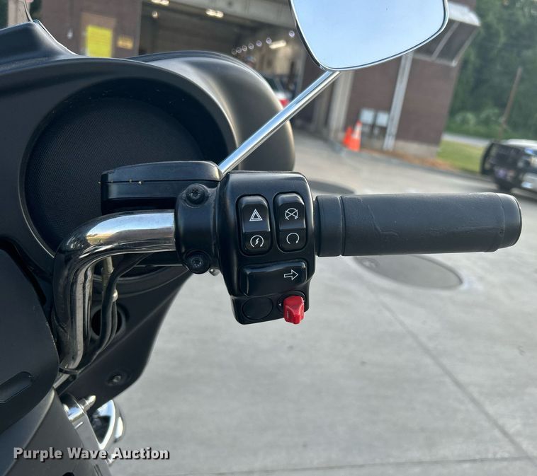 image for item KH9483 2017 Harley Davidson Electraglide  motorcycle