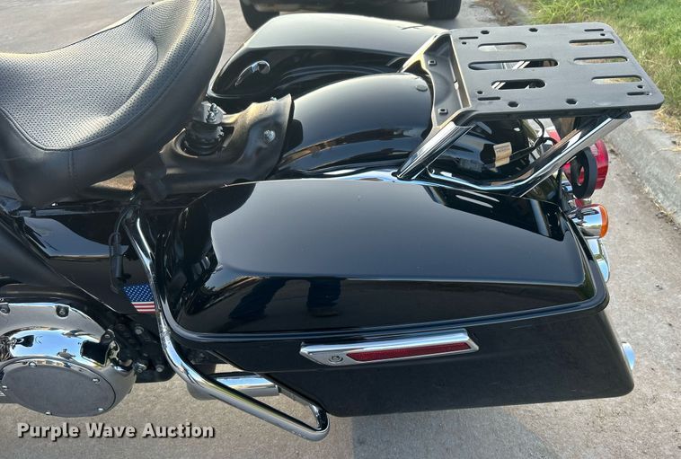 image for item KH9483 2017 Harley Davidson Electraglide  motorcycle