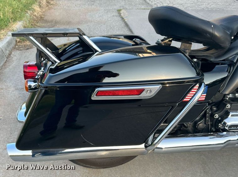 image for item KH9483 2017 Harley Davidson Electraglide  motorcycle