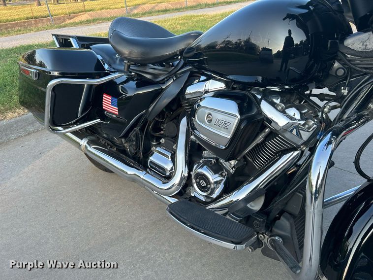 image for item KH9483 2017 Harley Davidson Electraglide  motorcycle