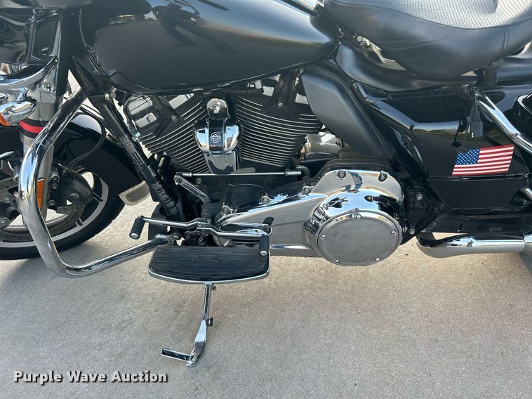 image for item KH9483 2017 Harley Davidson Electraglide  motorcycle