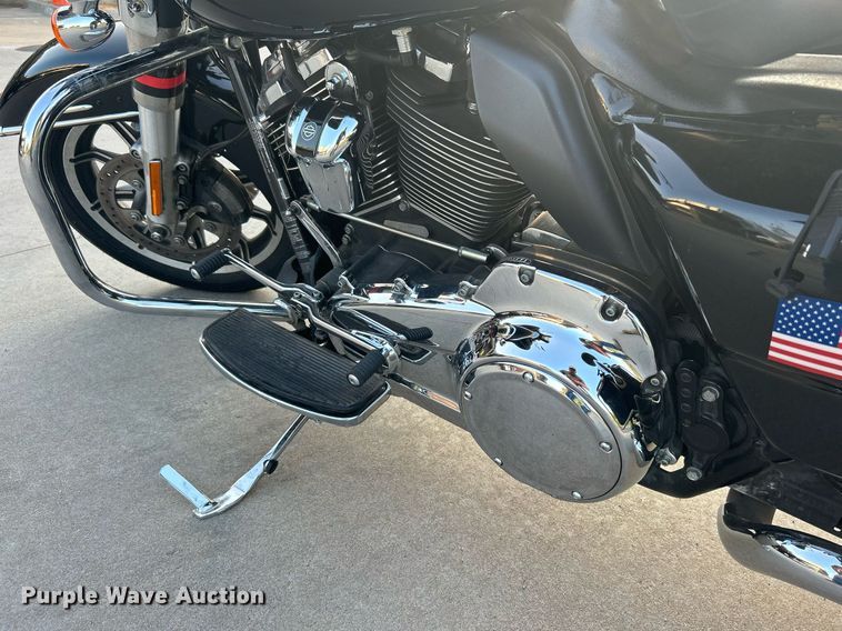 image for item KH9483 2017 Harley Davidson Electraglide  motorcycle