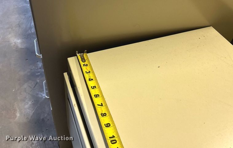 image for item KH9499 (16) file cabinets