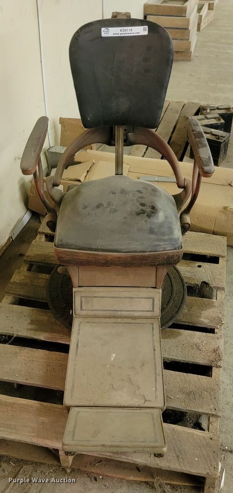 image for item KS9118 Barber chair
