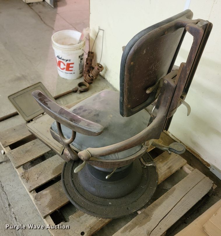 image for item KS9118 Barber chair