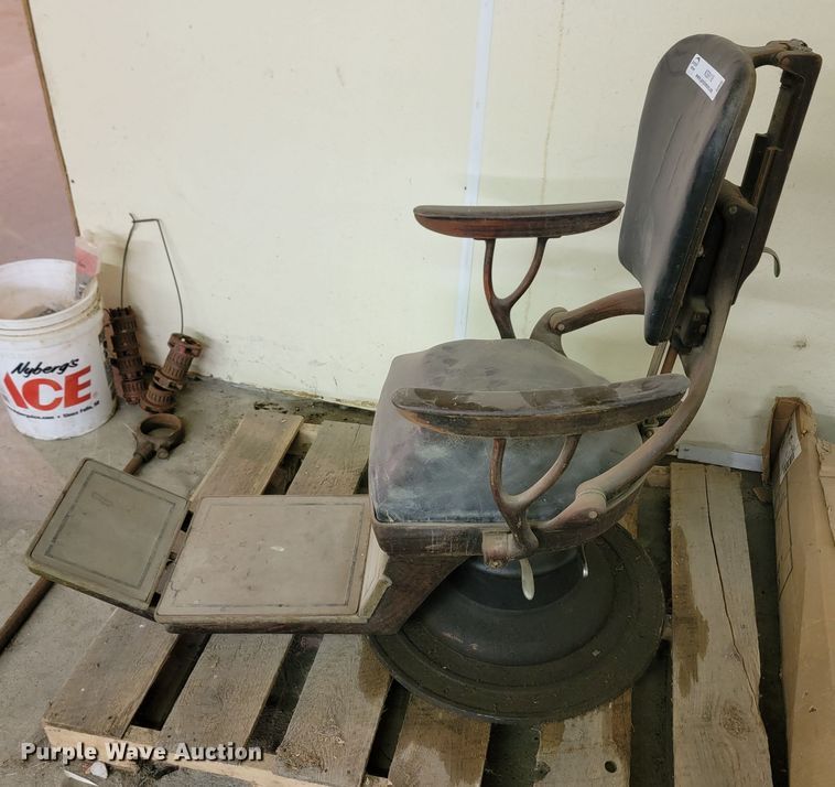 image for item KS9118 Barber chair