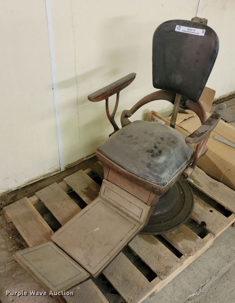 image for item KS9118 Barber chair