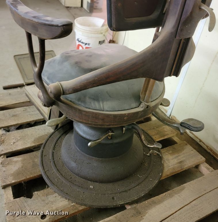 image for item KS9118 Barber chair