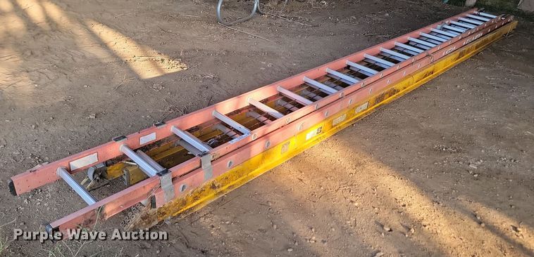 image for item KS9127 (2) 20' L extension ladders