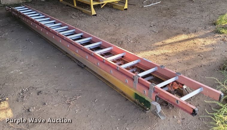 image for item KS9127 (2) 20' L extension ladders