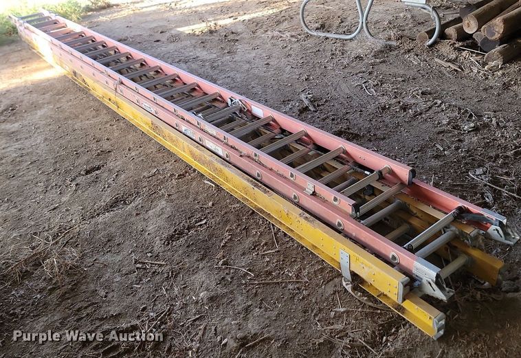 image for item KS9127 (2) 20' L extension ladders