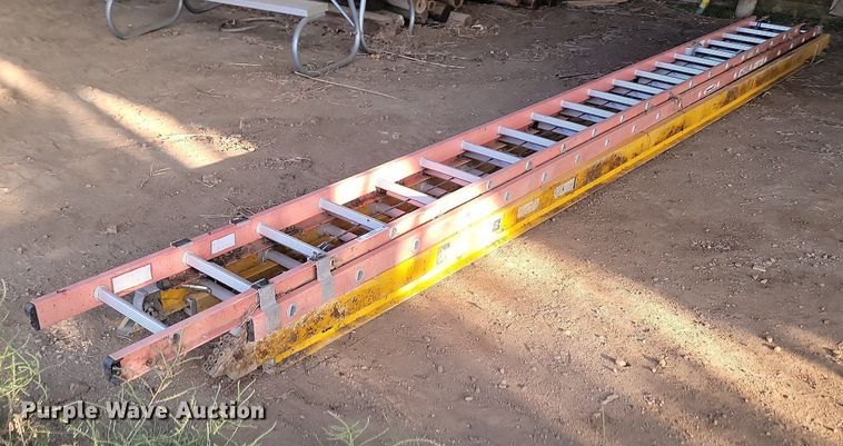 image for item KS9127 (2) 20' L extension ladders