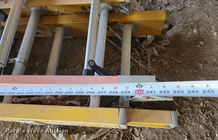 image for item KS9127 (2) 20' L extension ladders