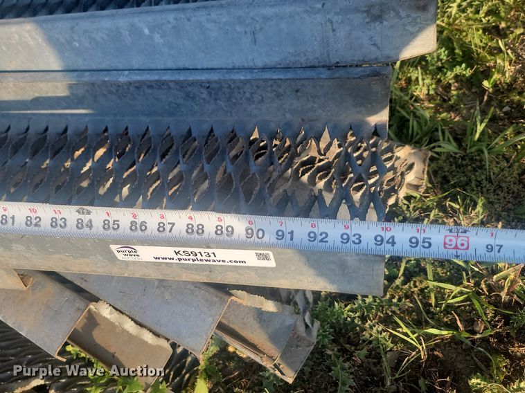 image for item KS9131 Approximately 30 galvanized treads