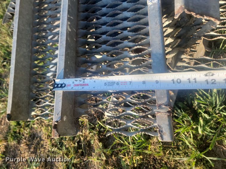 image for item KS9131 Approximately 30 galvanized treads