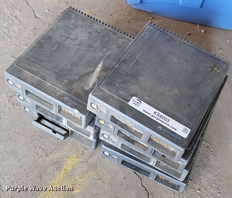 image for item KS9203 (7) Motorola two way radios