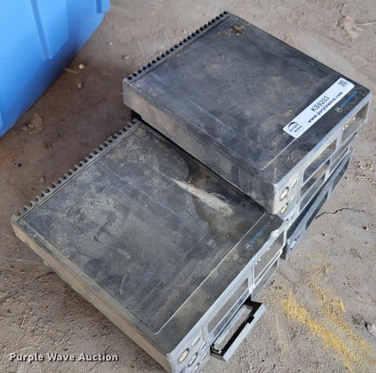 image for item KS9203 (7) Motorola two way radios