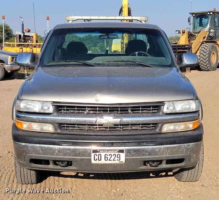 image for item KS9209 2002  Chevrolet Silverado 2500  Ext. Cab pickup truck