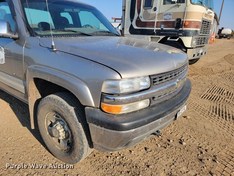 image for item KS9209 2002  Chevrolet Silverado 2500  Ext. Cab pickup truck