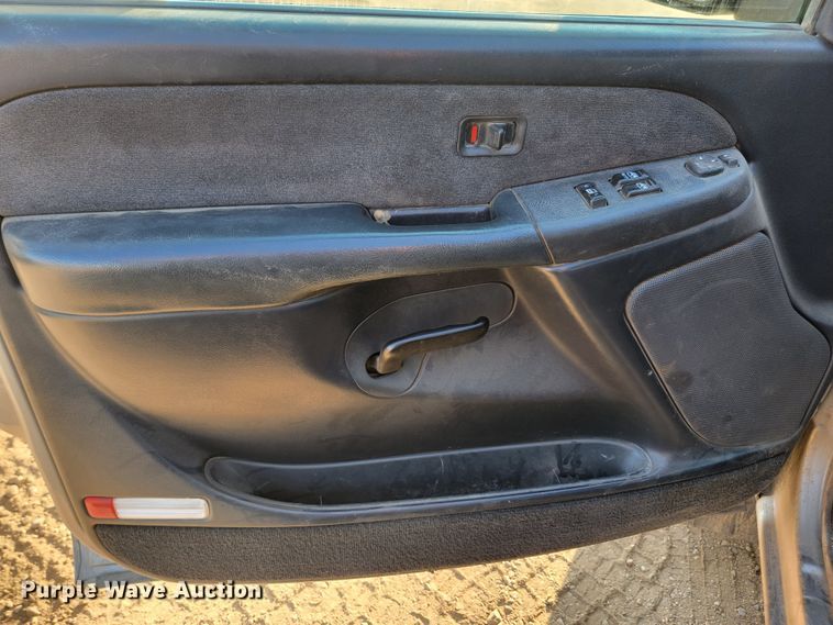 image for item KS9209 2002  Chevrolet Silverado 2500  Ext. Cab pickup truck