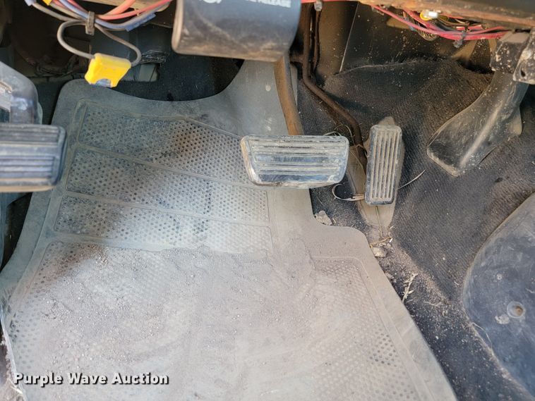 image for item KS9209 2002  Chevrolet Silverado 2500  Ext. Cab pickup truck