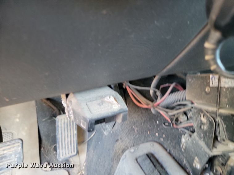 image for item KS9209 2002  Chevrolet Silverado 2500  Ext. Cab pickup truck