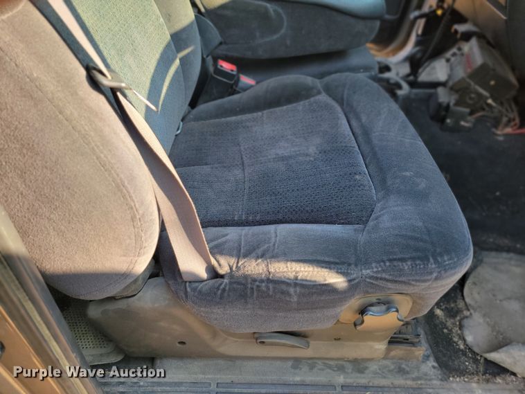 image for item KS9209 2002  Chevrolet Silverado 2500  Ext. Cab pickup truck