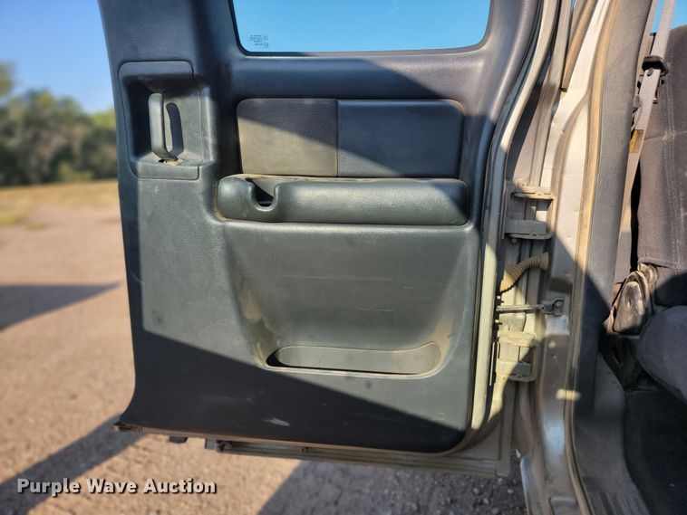 image for item KS9209 2002  Chevrolet Silverado 2500  Ext. Cab pickup truck