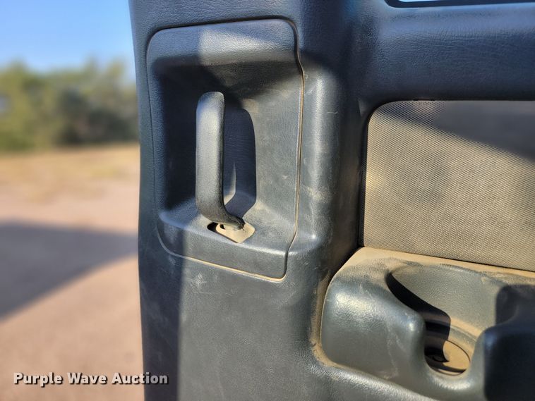 image for item KS9209 2002  Chevrolet Silverado 2500  Ext. Cab pickup truck