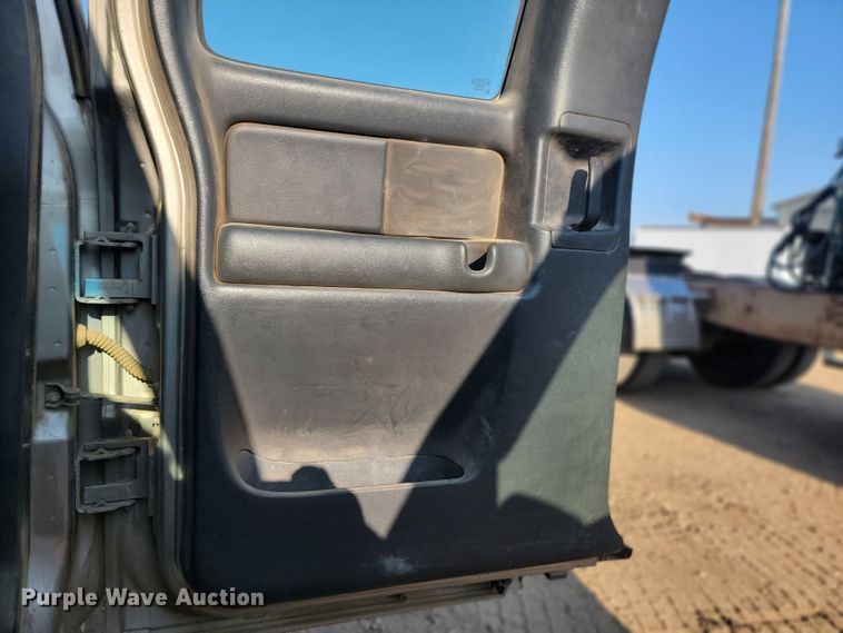 image for item KS9209 2002  Chevrolet Silverado 2500  Ext. Cab pickup truck