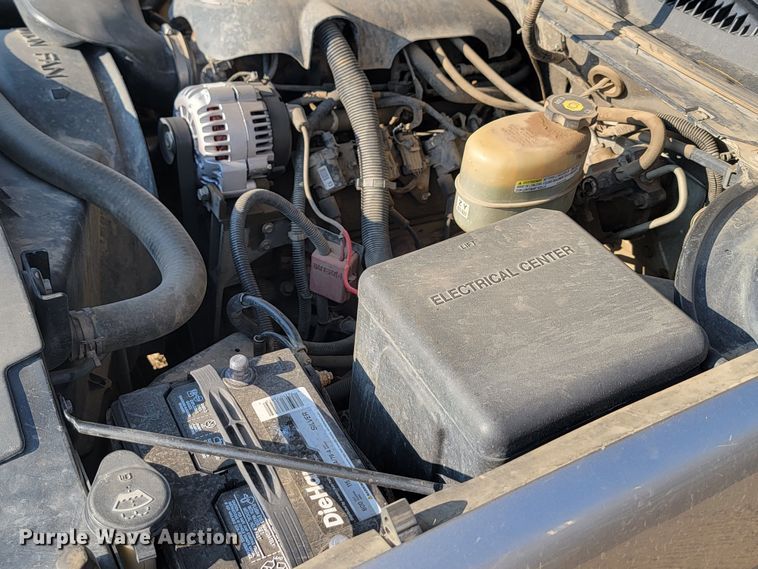 image for item KS9209 2002  Chevrolet Silverado 2500  Ext. Cab pickup truck