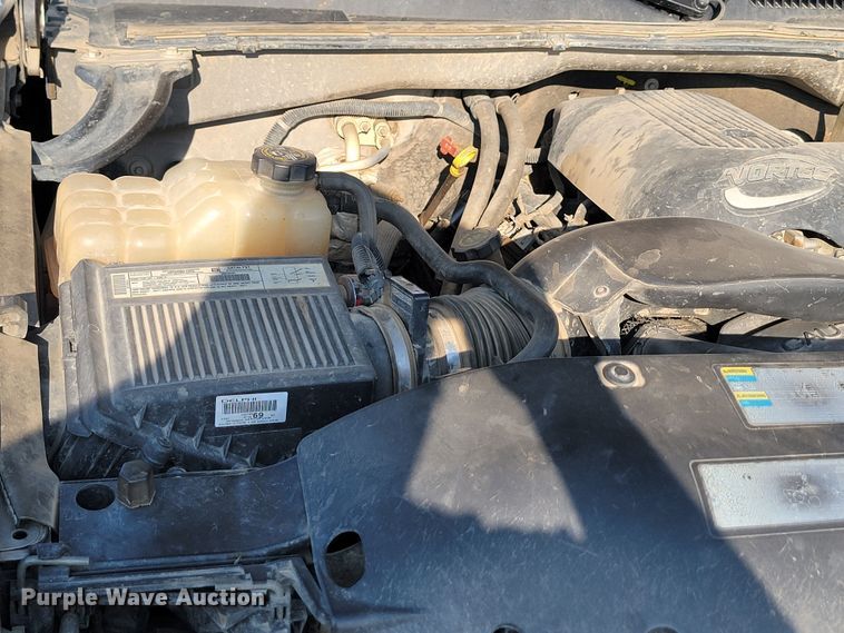 image for item KS9209 2002  Chevrolet Silverado 2500  Ext. Cab pickup truck