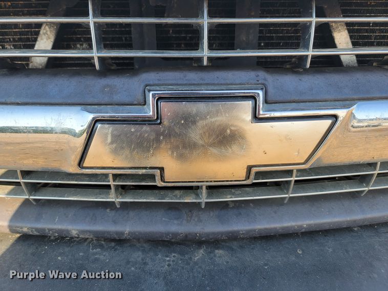 image for item KS9209 2002  Chevrolet Silverado 2500  Ext. Cab pickup truck