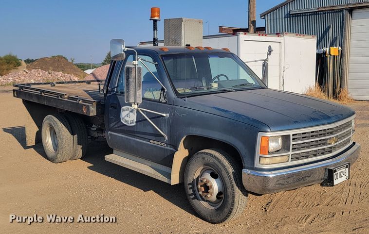 image for item KS9210 1990  Chevrolet C3500  flatbed pickup truck