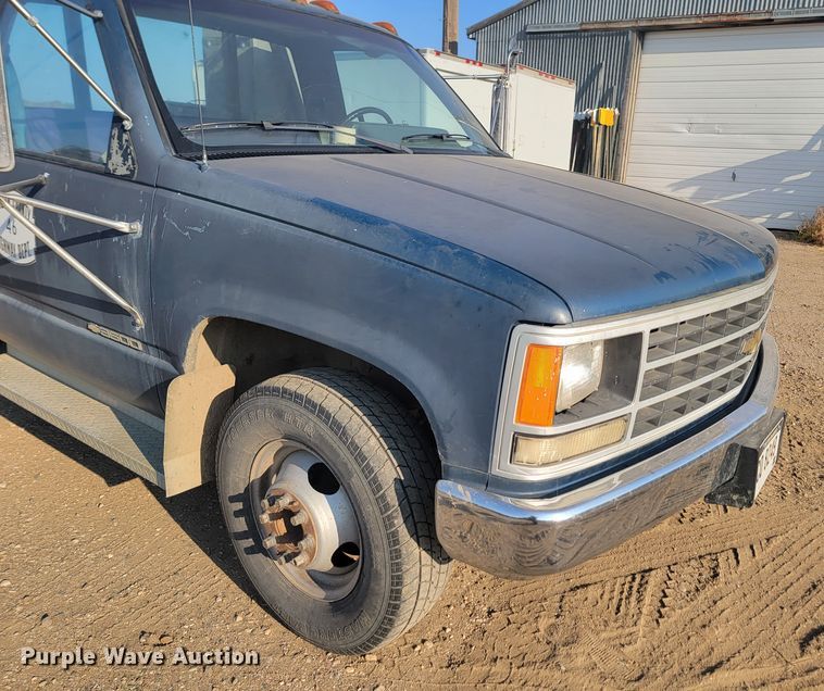 image for item KS9210 1990  Chevrolet C3500  flatbed pickup truck