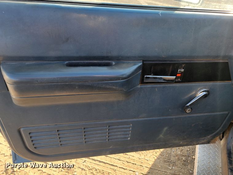 image for item KS9210 1990  Chevrolet C3500  flatbed pickup truck