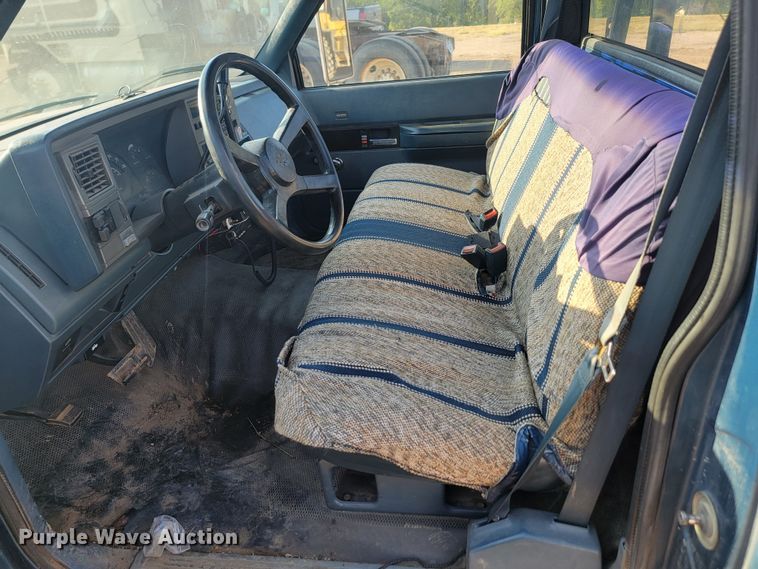 image for item KS9210 1990  Chevrolet C3500  flatbed pickup truck