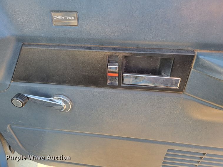 image for item KS9210 1990  Chevrolet C3500  flatbed pickup truck