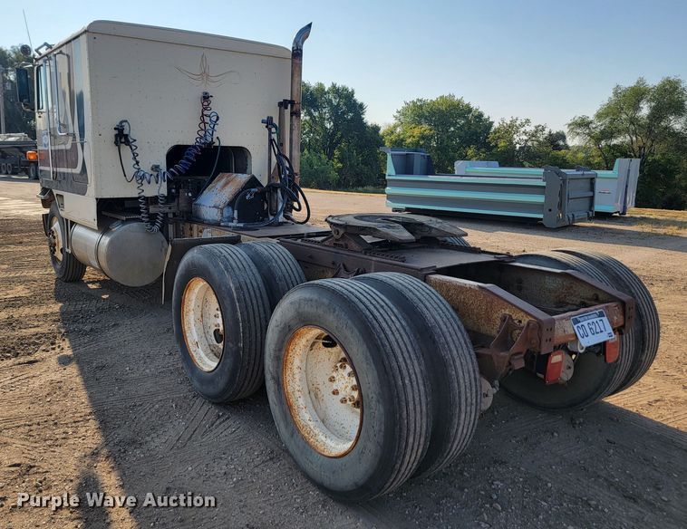 image for item KS9211 1982 International 9670 Eagle  semi truck