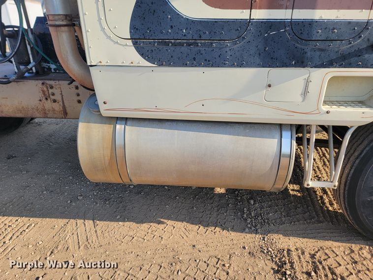 image for item KS9211 1982 International 9670 Eagle  semi truck