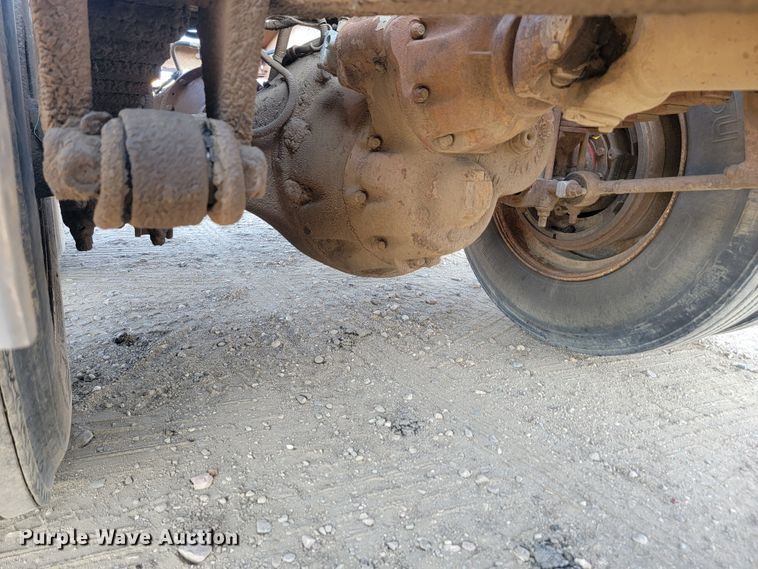 image for item KS9211 1982 International 9670 Eagle  semi truck