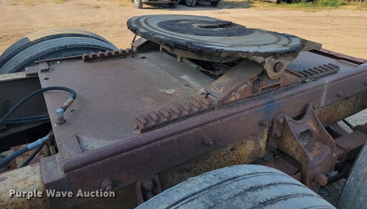 image for item KS9211 1982 International 9670 Eagle  semi truck