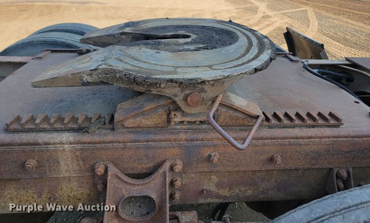 image for item KS9211 1982 International 9670 Eagle  semi truck