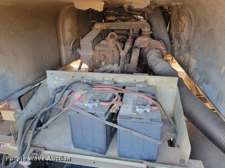 image for item KS9211 1982 International 9670 Eagle  semi truck