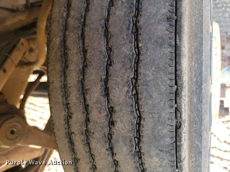 image for item KS9211 1982 International 9670 Eagle  semi truck