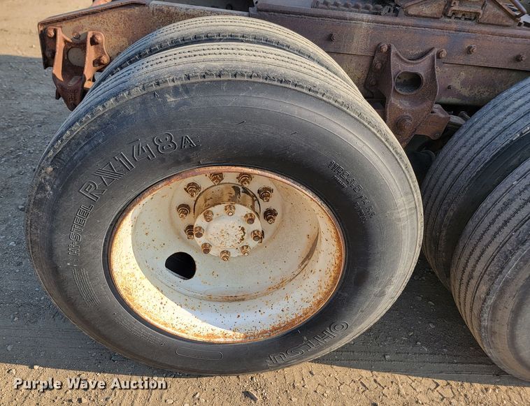 image for item KS9211 1982 International 9670 Eagle  semi truck