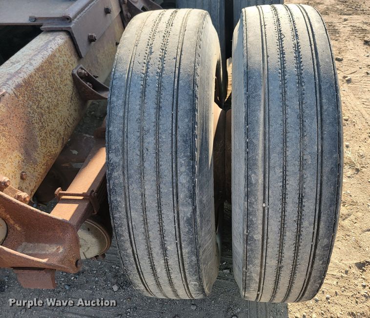 image for item KS9211 1982 International 9670 Eagle  semi truck