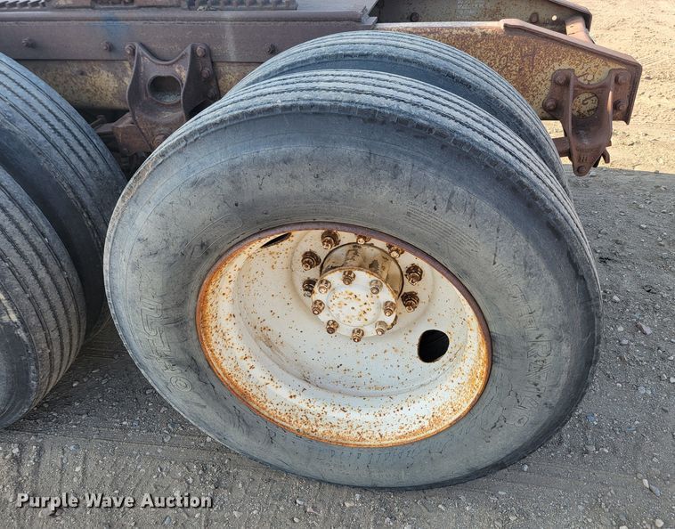 image for item KS9211 1982 International 9670 Eagle  semi truck