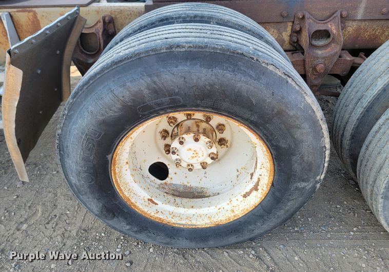 image for item KS9211 1982 International 9670 Eagle  semi truck