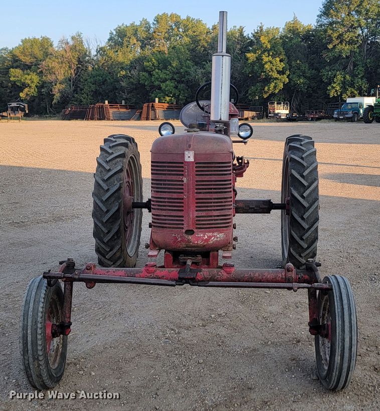 image for item KS9220 International McCormick Farmall FC  tractor